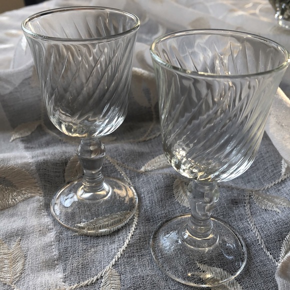 Vintage Mini Wine Aperitif Glass - set of 2. - Picture 2 of 10